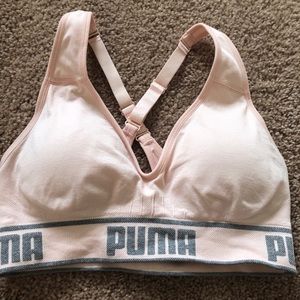 Women’s sports bra
